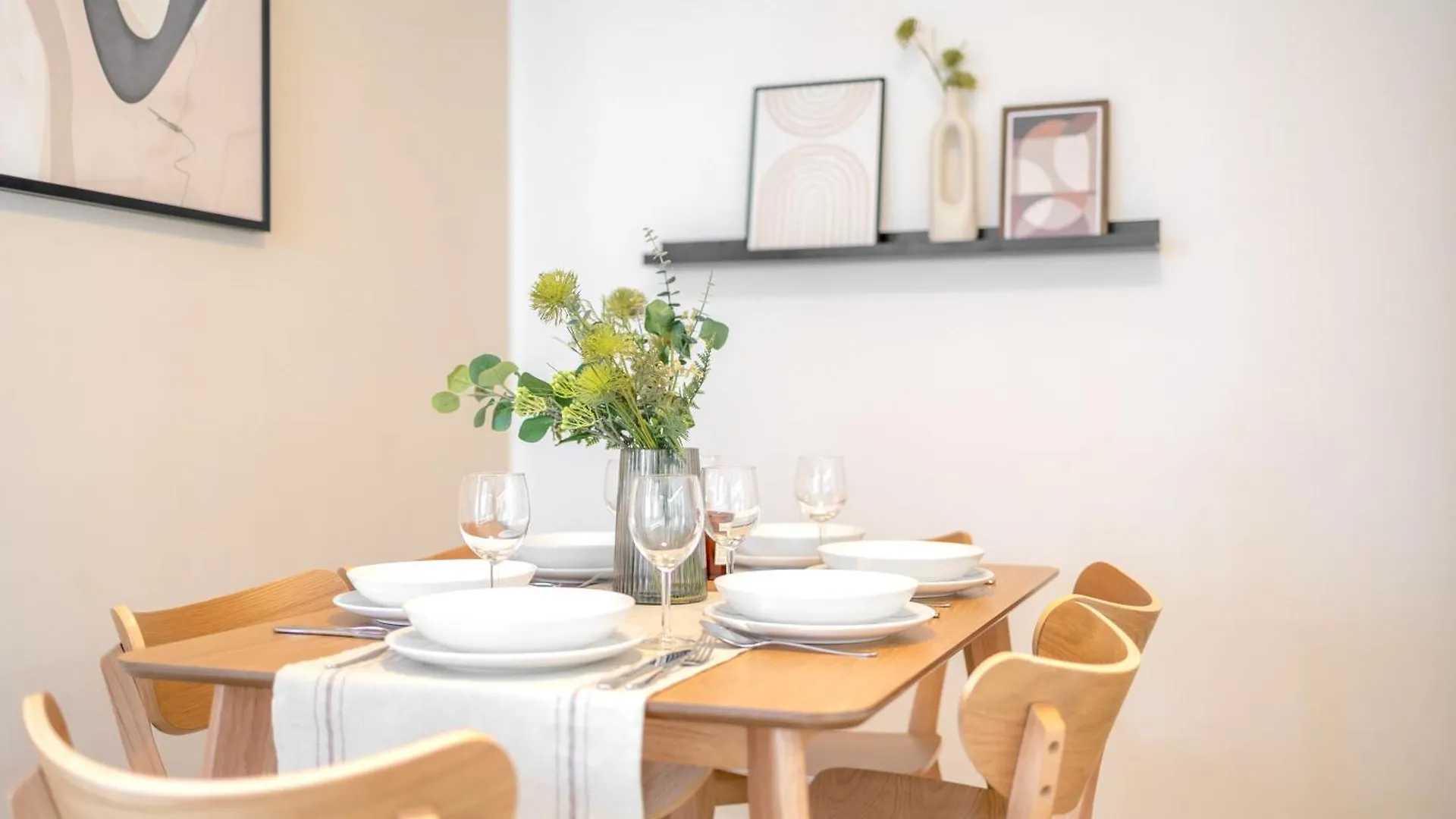 Apartament Bright 2Br - 8Th Floor, Balcony, Free Parking - By Gravity Praga