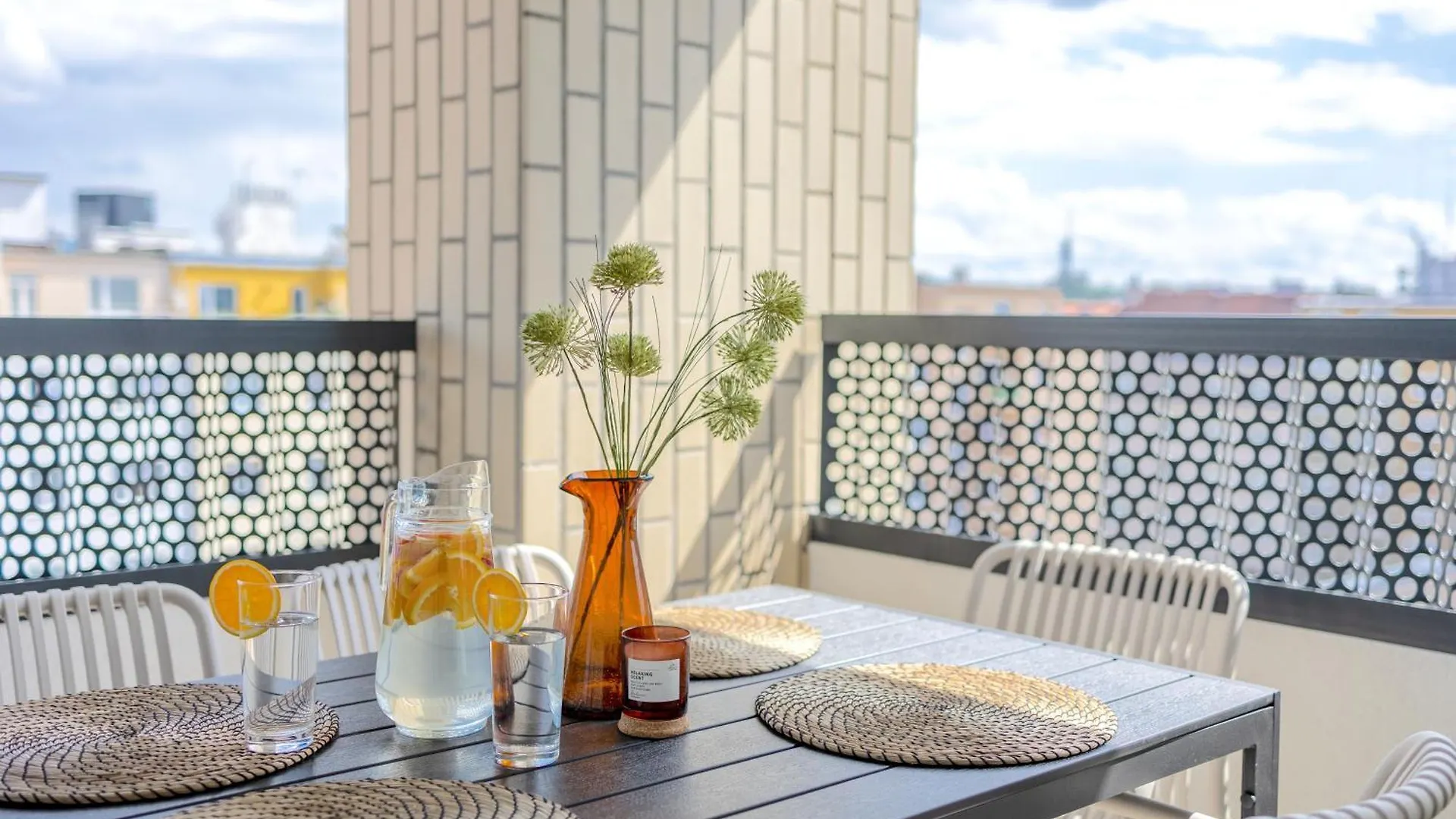 Apartament Bright 2Br - 8Th Floor, Balcony, Free Parking - By Gravity Praga
