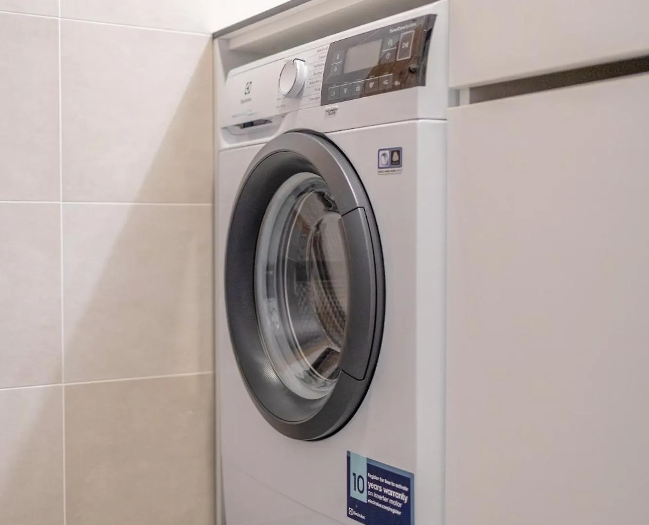 Apartament Bright 2Br - 8Th Floor, Balcony, Free Parking - By Gravity Praga 0*,  Czechy
